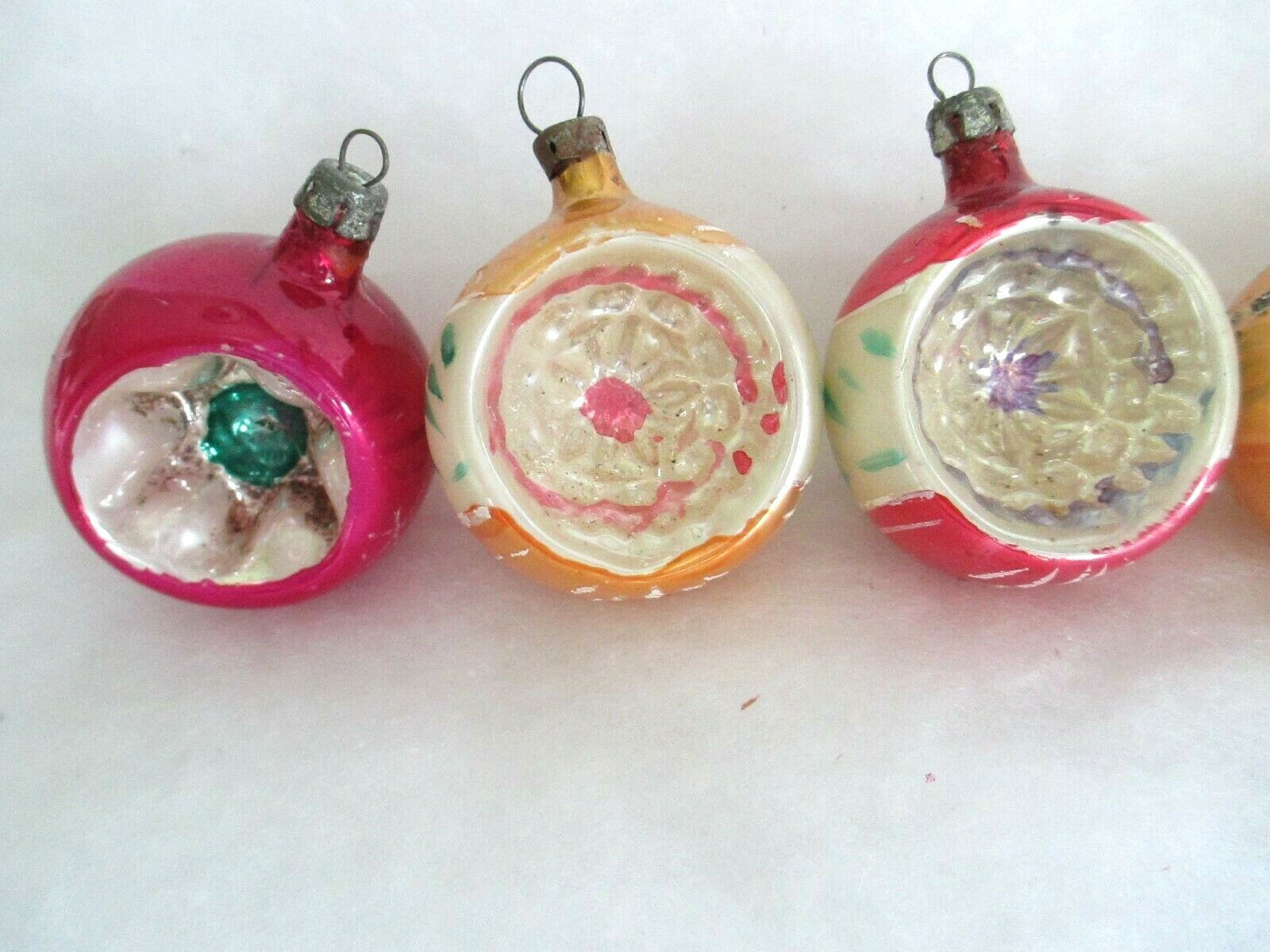 5 VTG XMAS ORNAMENTS--DEEP INDENTS--STENCILS/MICA--POLAND?--2