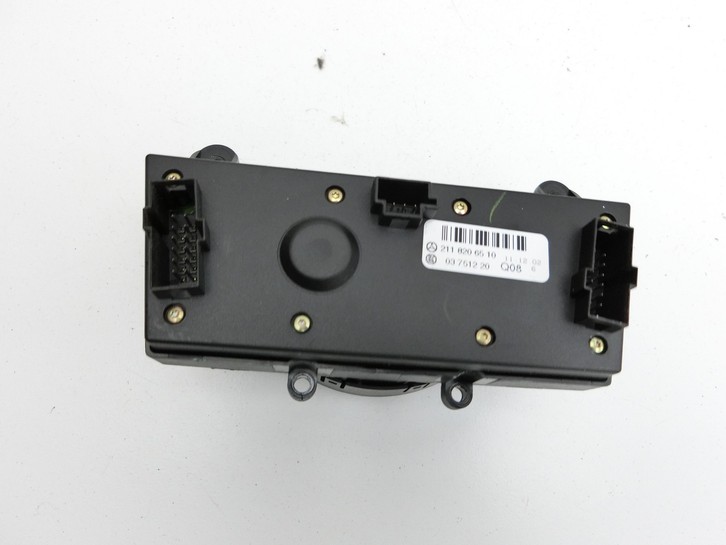 Mercedes W211 E200 02-06 Schalter Schalterblock PDC Parktronik Mercedes W211 E200 02-06 27.02.2003 A2118206510... Vorschau 3