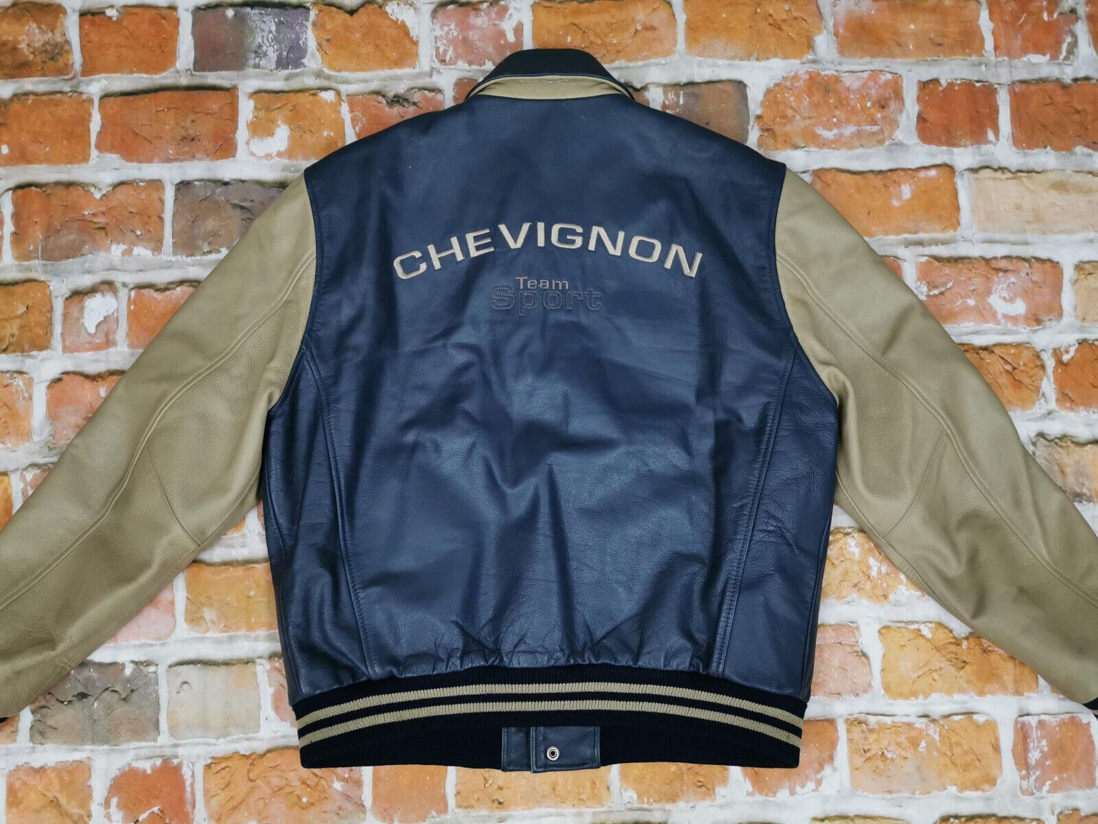 Chevignon Vintage Leather Jacket Round Arch Black Beige Chevignon Vintage Leather Jacket Round Arch Black Beige