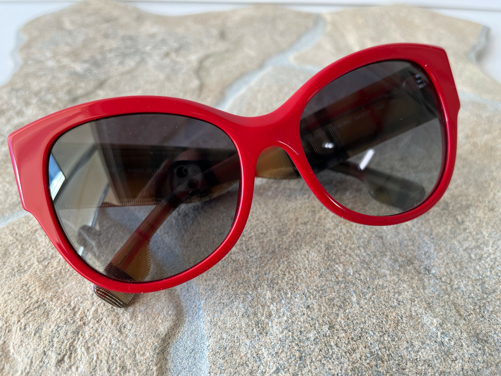 Pre-owned Burberry 4294 Sunglasses Color Cherry Red 38148g In Grey Gradient