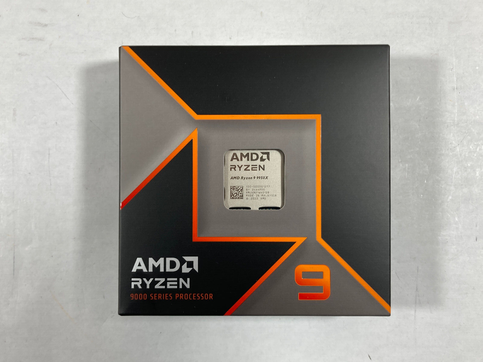 【新品、未使用】AMD Ryzen 9 9950X CPU Amazon.com: AMD Ryzen™ 9 9950X 16-Core, 32-Thread Unlocked