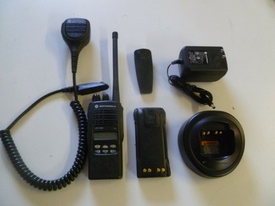 Motorola HT1250 136-174 MHz VHF Two Way Radio w Charger & Mic AAH25KDF9AA5AN . Buy it now for 119.99