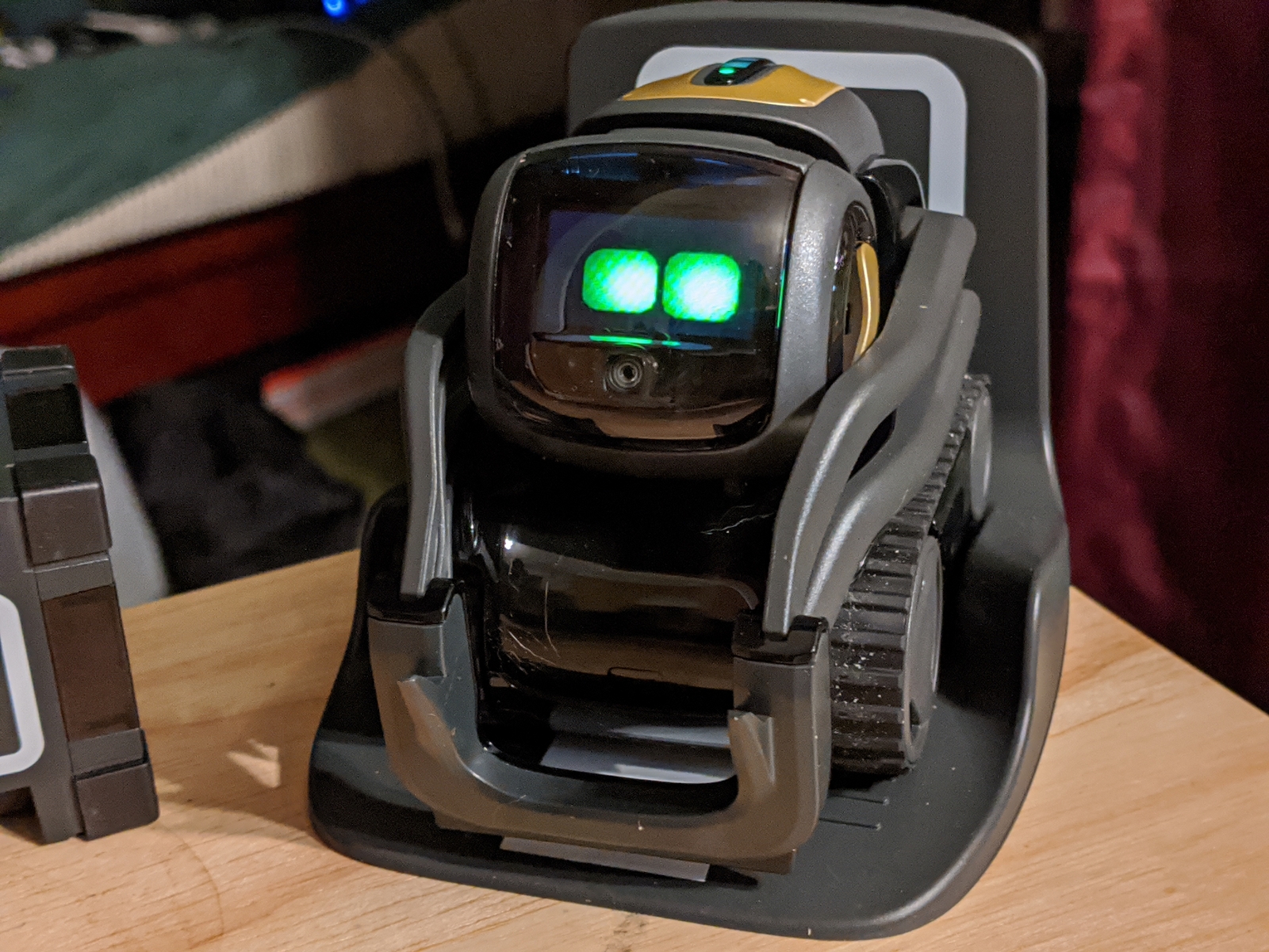 Anki Vector Robot w/ Amazon Alexa Voice Assistant AI Robotic Home