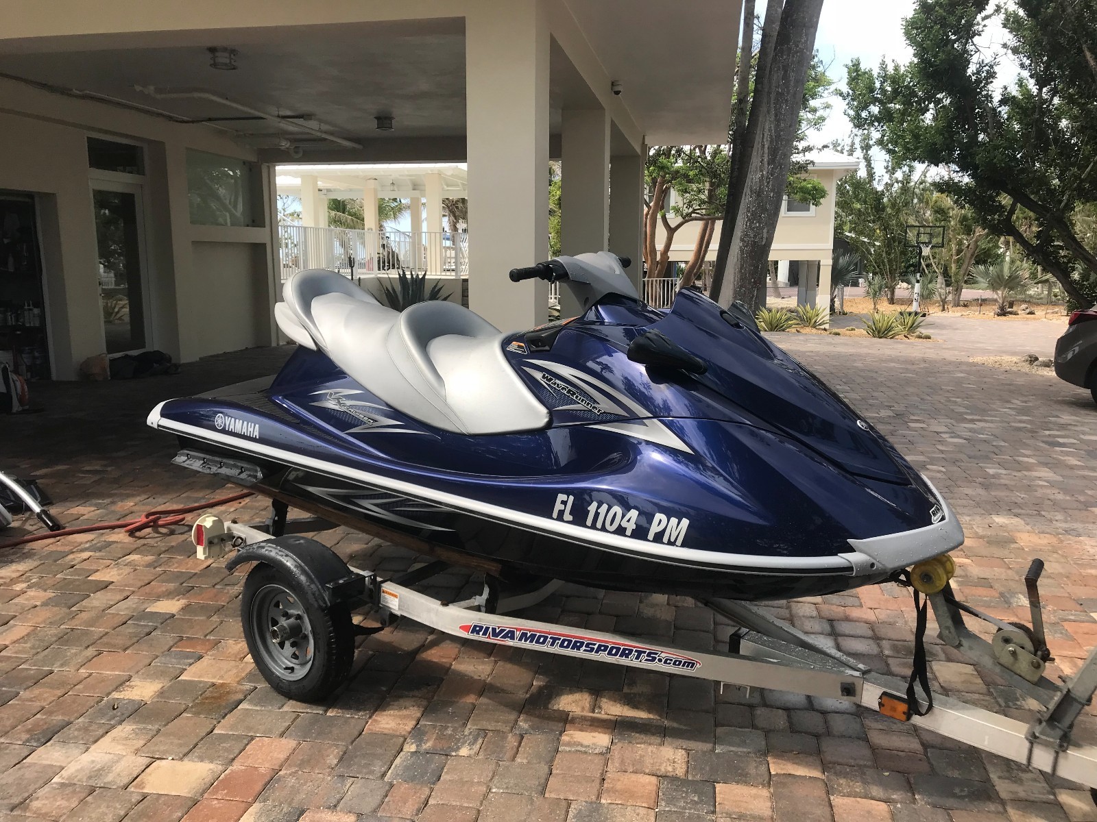 ***2012 YAMAHA WAVE RUNNER VX CRUISER with TRAILER & TUBE***