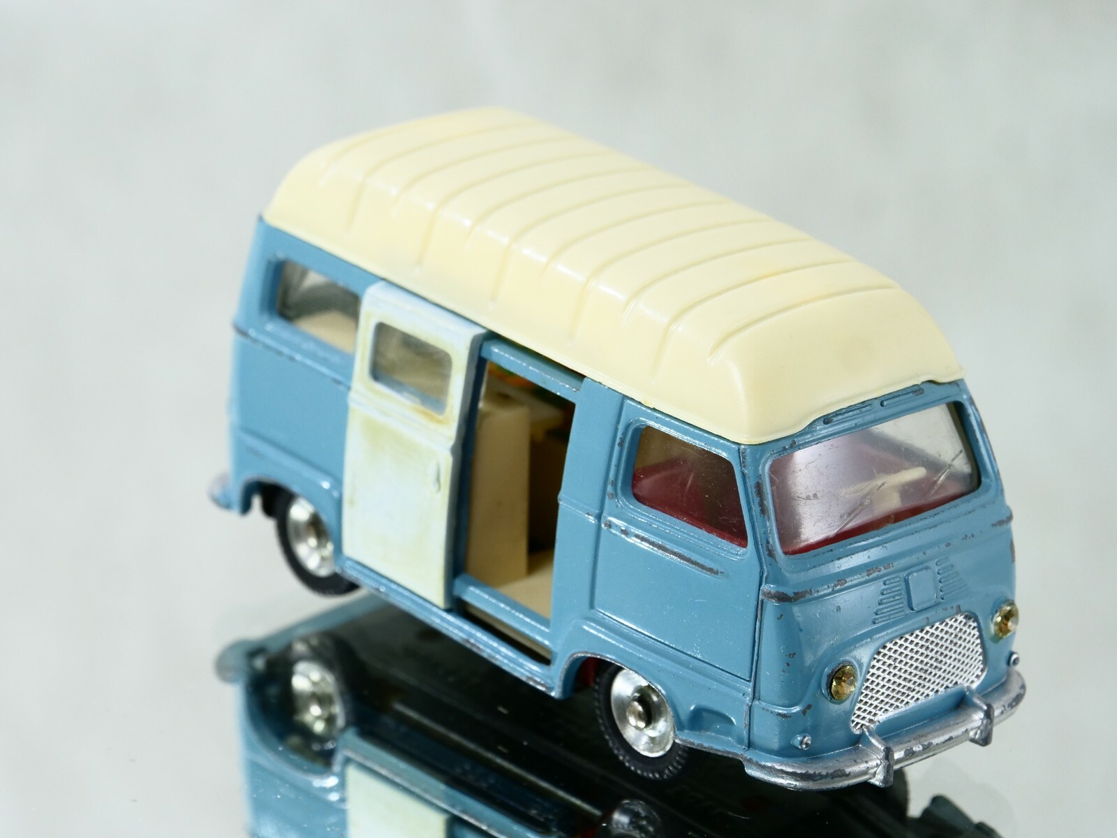 当時物 Dinky Toys ディンキートイズ Renault 4L 1/43 当時物 Dinky Toys ディンキートイズ Renault 4L 1/43 - メルカリ