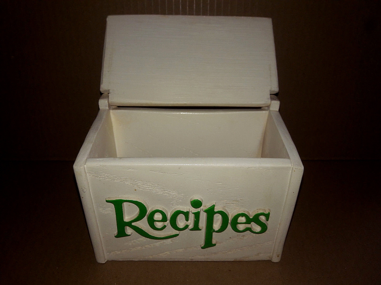 Recipe Box 1985 FTD White Wood Look Plastic Flowers Recipe Cards Recipes