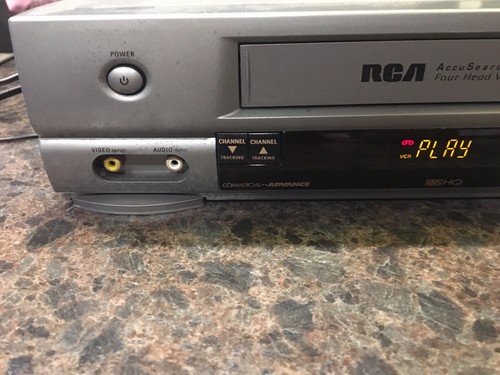 RCA VR555 Gray VCR/VHS Player Accu-Search 4 Head Hi-Fi Tested And Works.