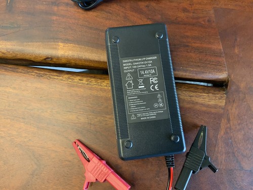 DAKOTA LITHIUM BATTERY CHARGER 12V - 10A