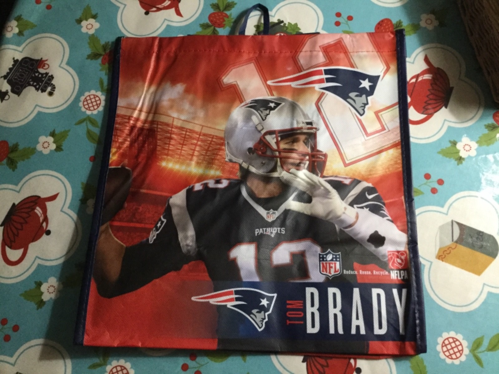 TOM BRADY NEW ENGLAND PATRIOTS TOTE BAG NFL REUSABLE GROCERY SHOPPING Brand New!