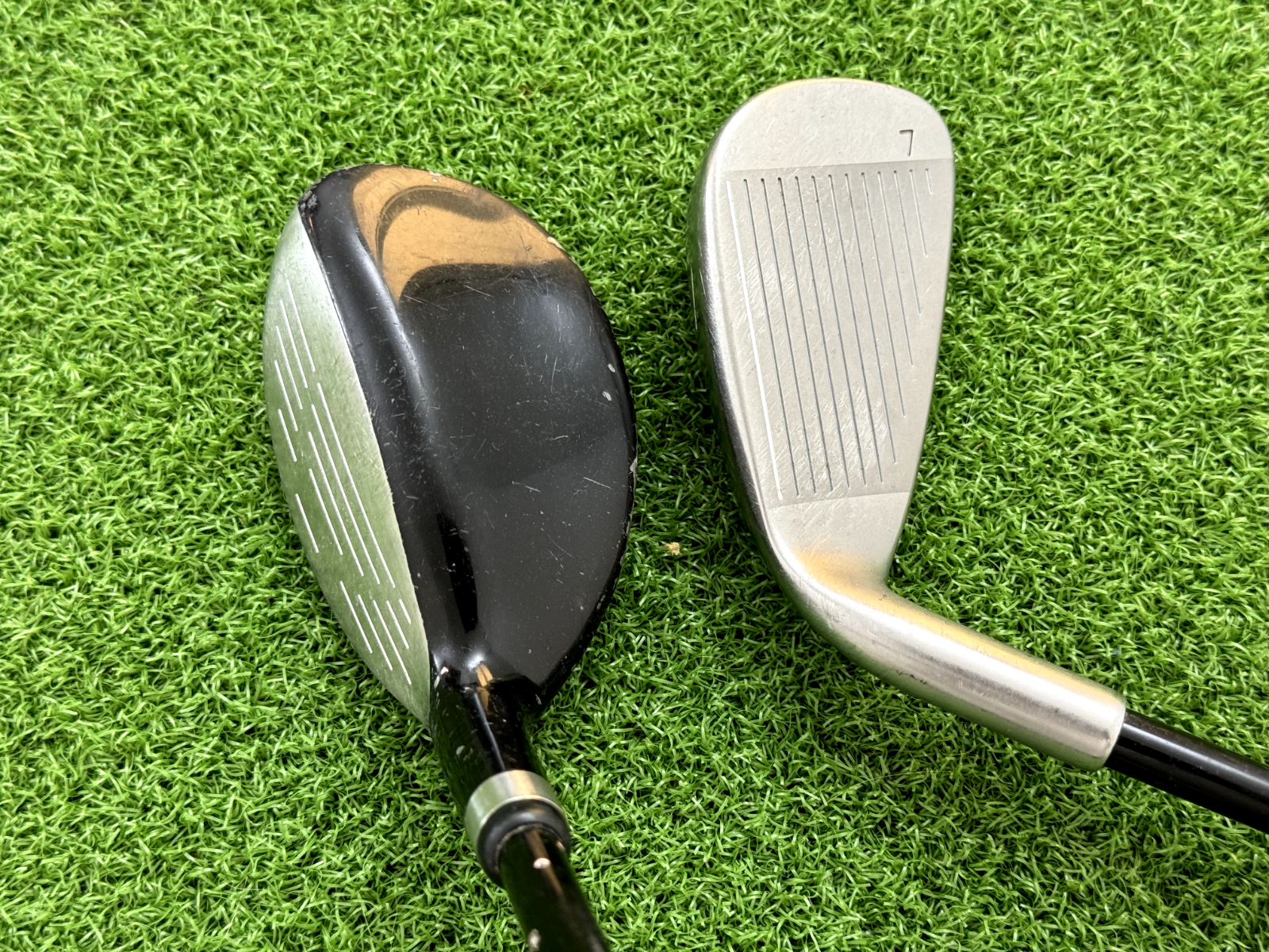 Ping Golf MOXIE Junior Set HYBRID & 7 IRON Right Handed Ping Golf MOXIE Junior Set HYBRID & 7 IRON Right Handed
