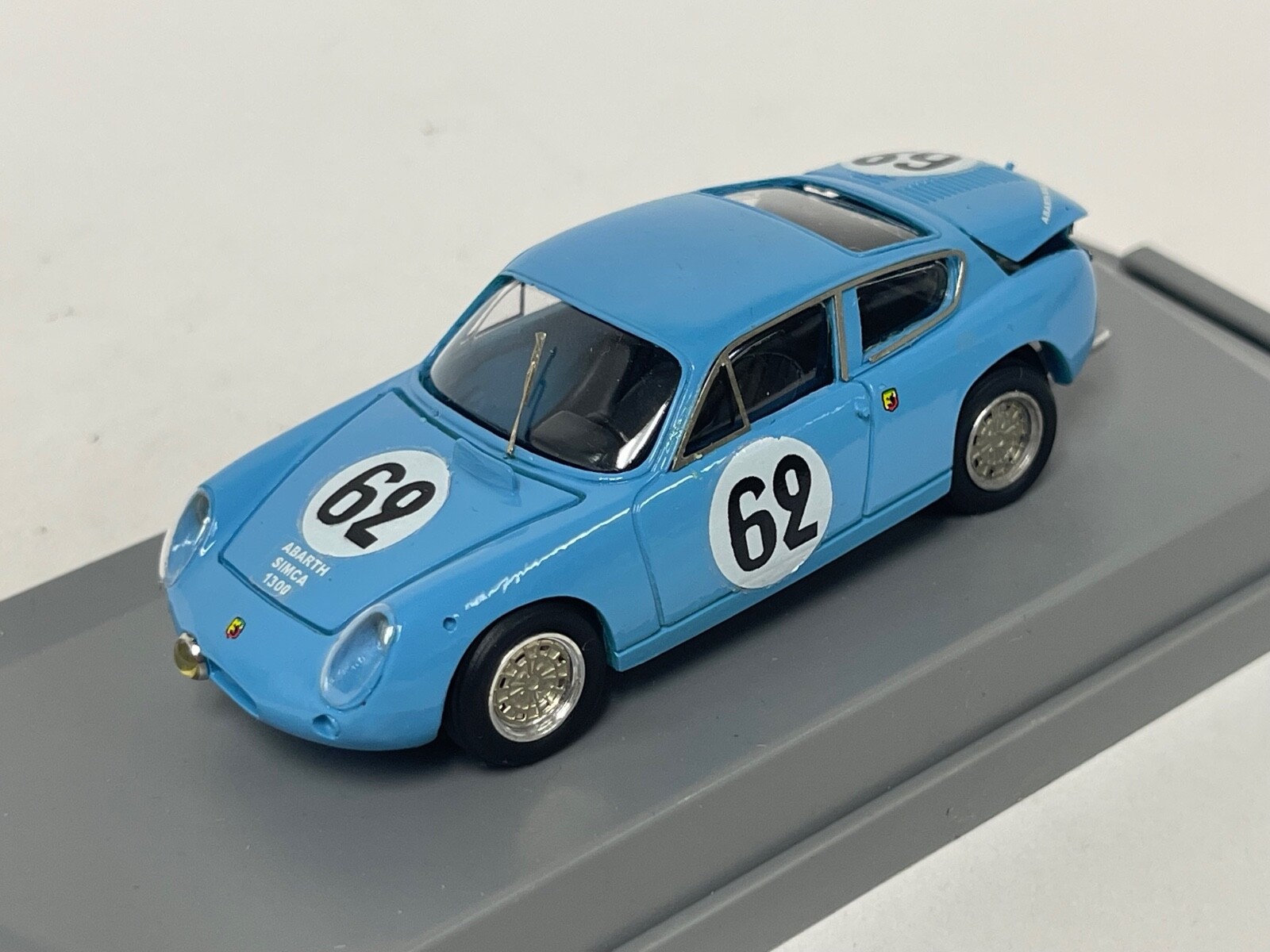 ミニカー 1/43 ABARTH SE 030 1/43 アバルト 030 製作 （6） 完成 - GarageWANのミニカーだけ