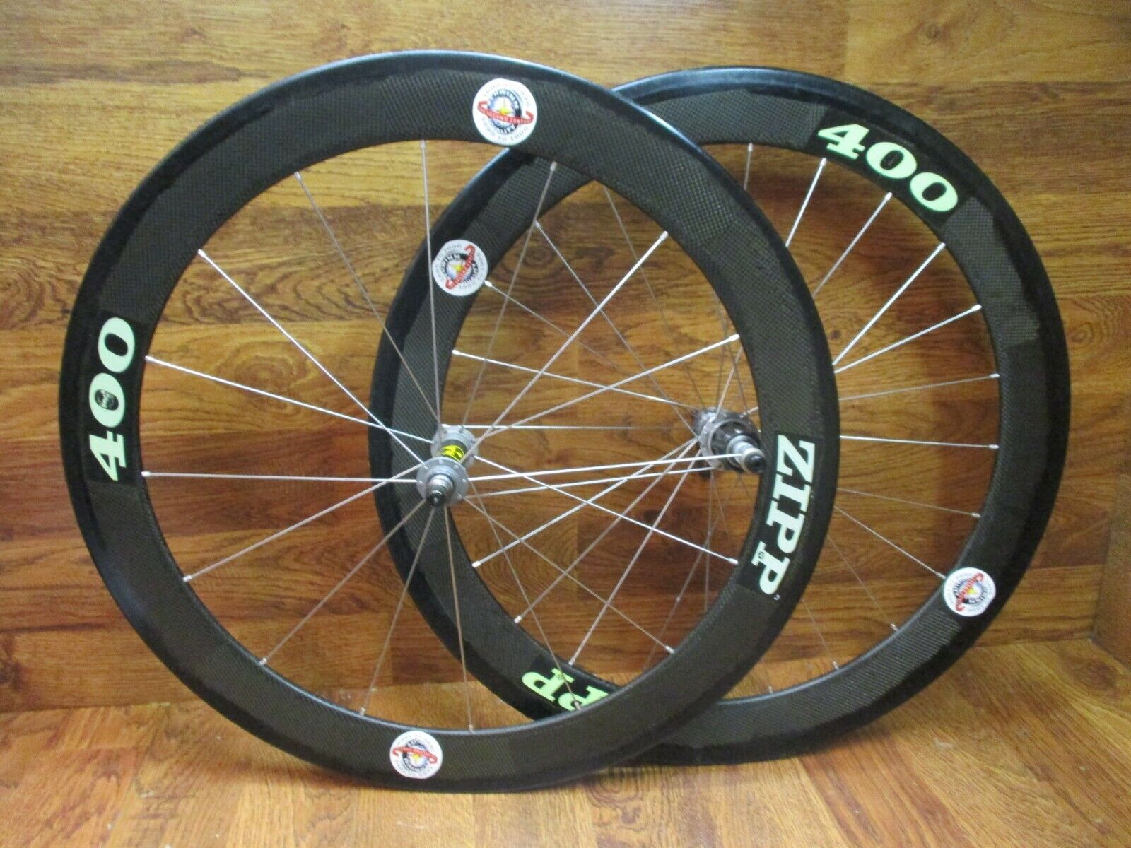 VINTAGE ZIPP 400 650C CARBON TUBULAR NUKE PROOF 8 9 10 SPEED VINTAGE ZIPP 400 650C CARBON TUBULAR NUKE PROOF 8 9 10 SPEED
