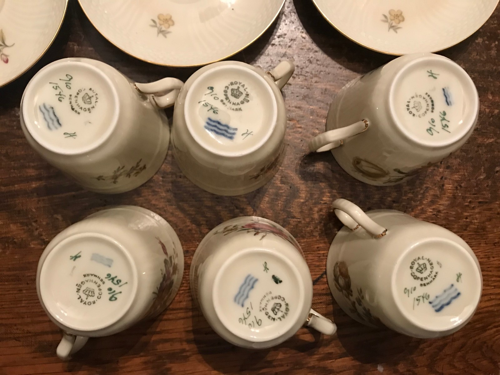 Set of 6 Vintage Royal Copenhagen 910 1546 Demitasse Cup & Saucer Sets