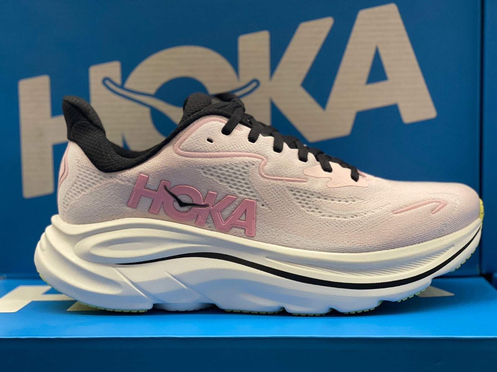 Hoka Women's Clifton 10 Carnation /Starlight Glow Running