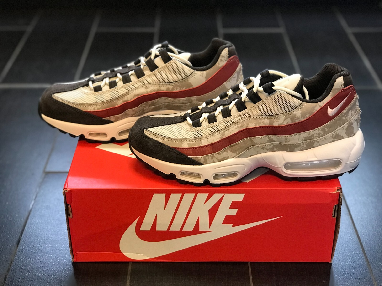 DQ9016-001 Nike MEN's AIR MAX 95 Shoes 'Social FC DQ9016-001 Nike MEN's AIR MAX 95 Shoes 'Social FC