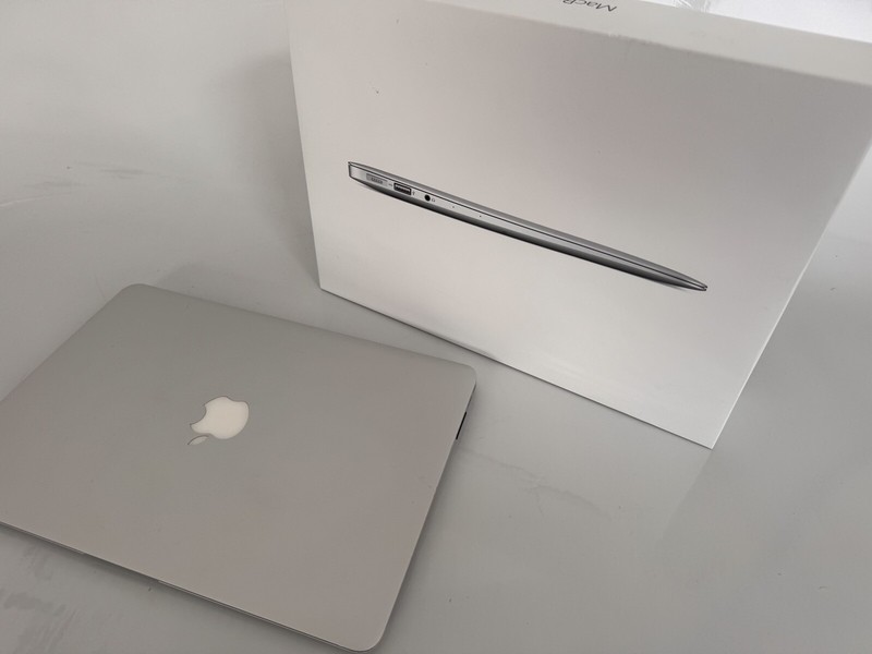 Apple Macbook Air A1466 4/128 Ssd/128 Karte Ovp