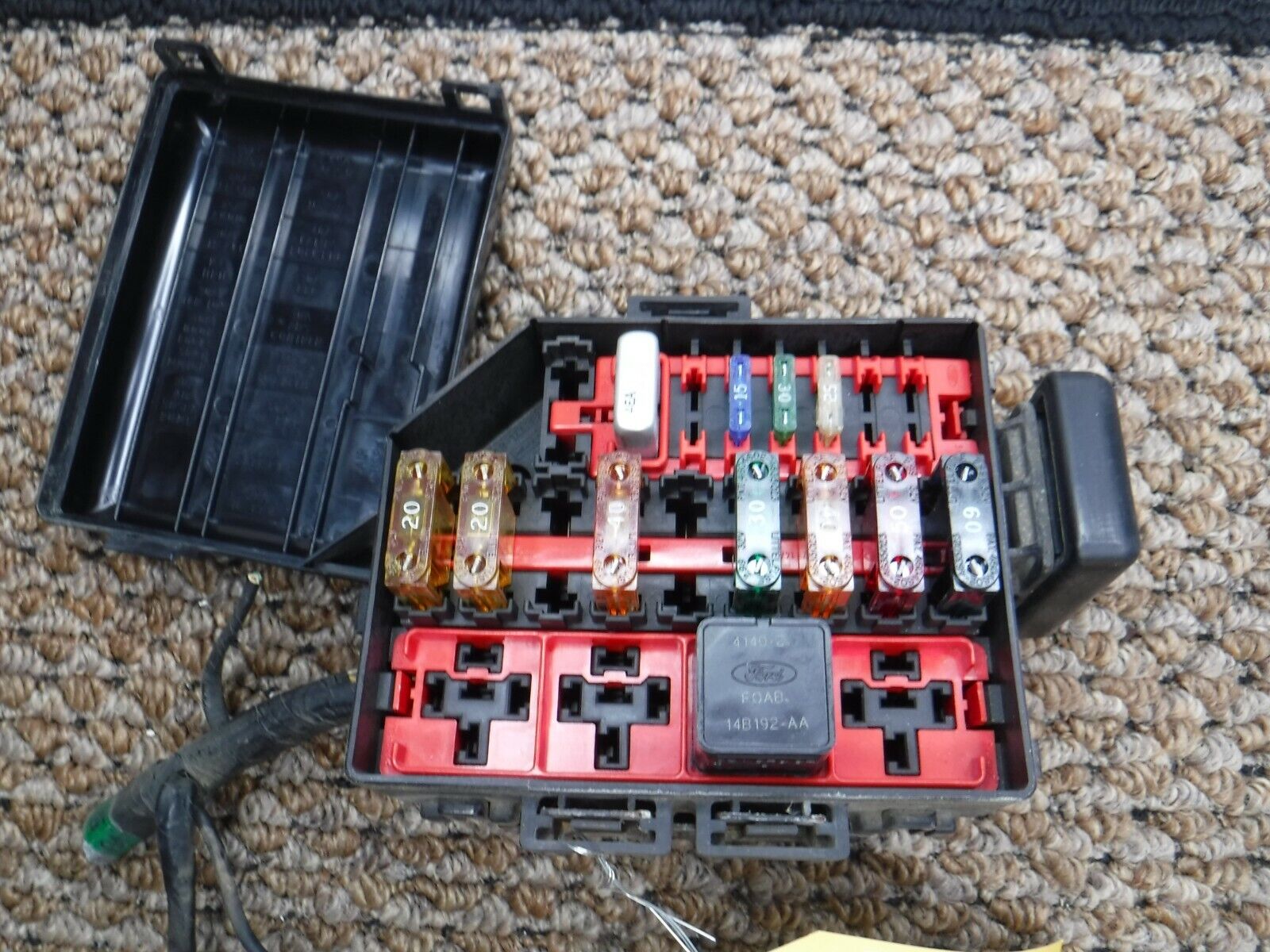 FUSE BOX UNDER HOOD 4.6L FITS 07/1994 GRAND MARQUIS A-26 | eBay FUSE BOX UNDER HOOD 4.6L FITS 07/1994 GRAND MARQUIS A-26 | eBay