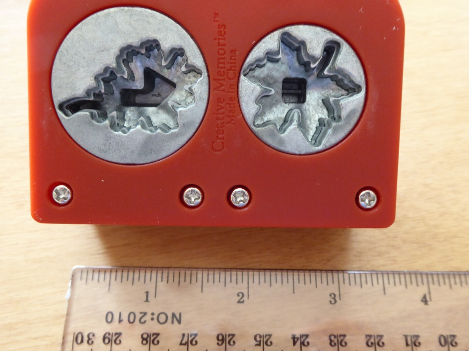 NEW Exclusive Creative Memories Oak Maple Leaf Maker Paper Punch Croptoberfest