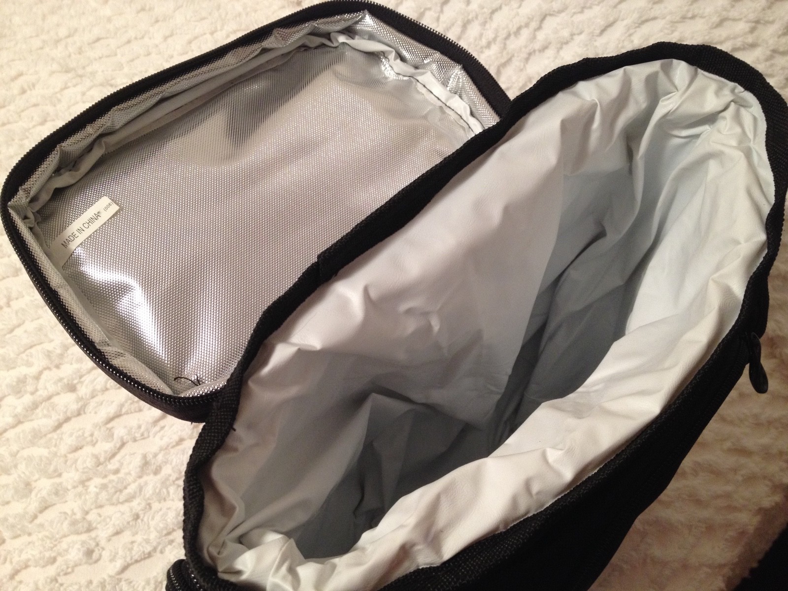 Cooler, Black insulated 6-pack zippered
