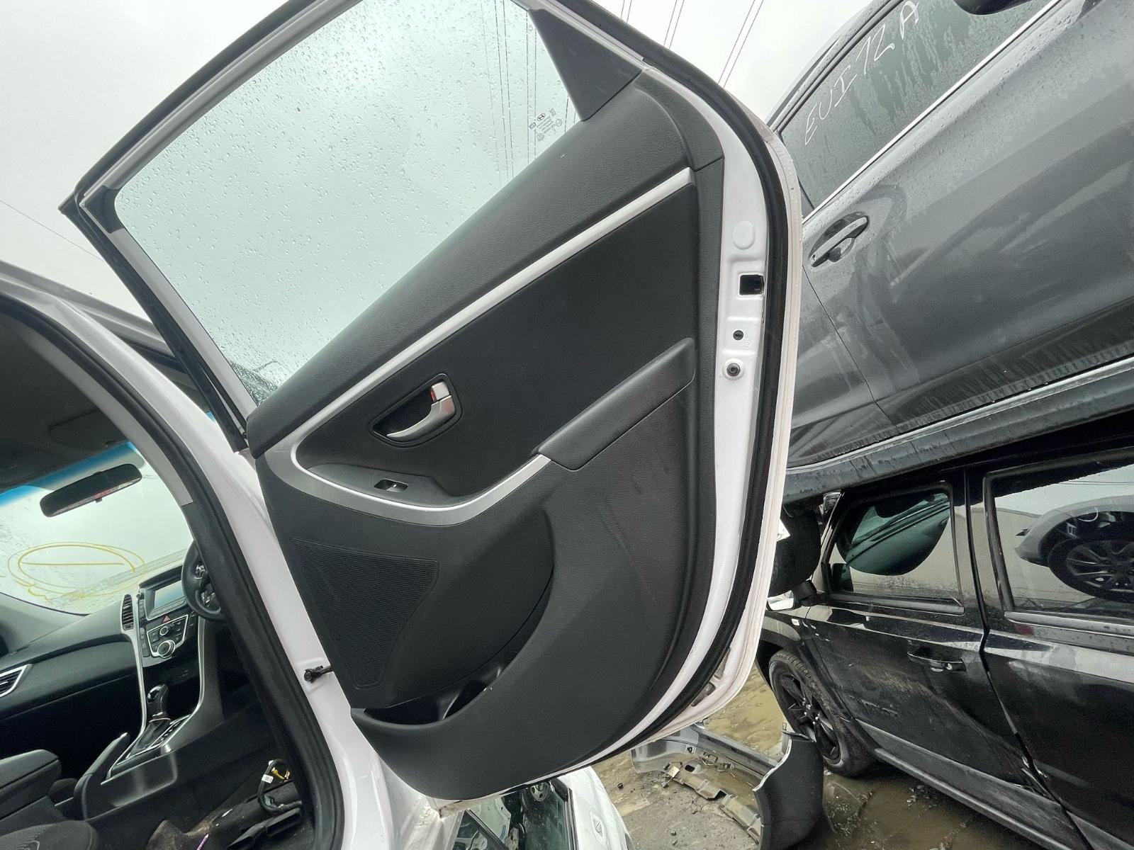 2015 Hyundai i30 - thumbnail 4