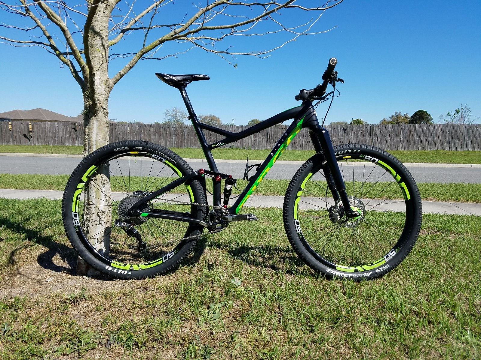 Niner RKT 9 RDO XTR Di2 w/ ENVE M50+Onyx Wheels (Plus more ENVE)