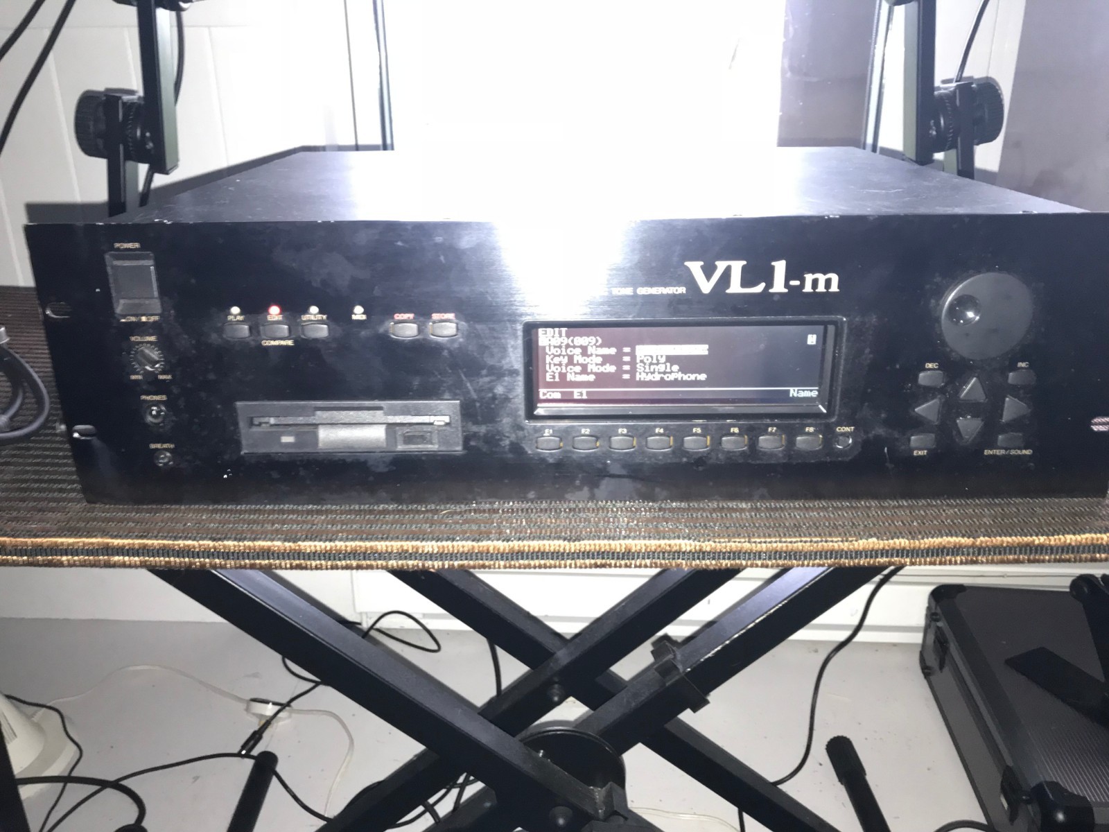 Yamaha VL1m Physical Modeling synth Version 2 with Patchman Vol 1 and 2