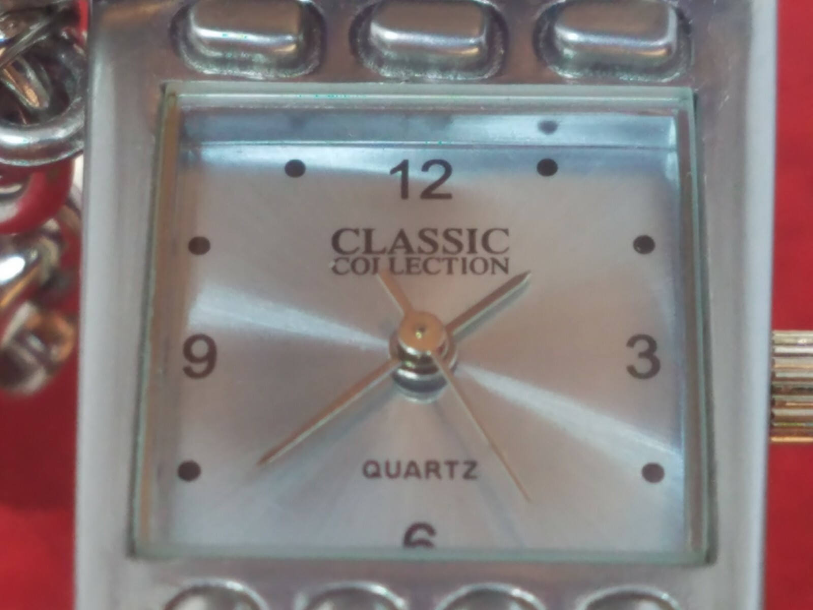 VINTAGE CELL FLIP PHONE WATCH SILVER MOTOROLA DESIGN WORKING ORDER NEW BATTERY