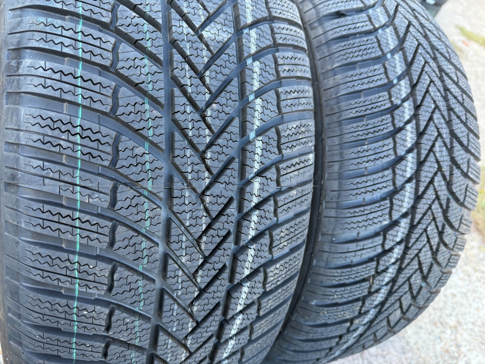 New 255 50 19 Bridgestone, Blizzak LM005, AO, 103T, x1 Tyre (F1_tyres) YD286