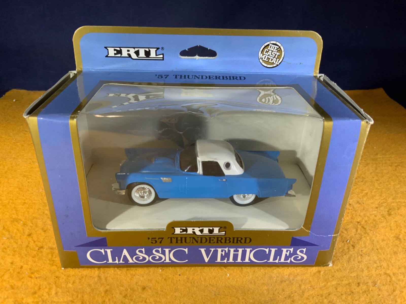 ERTL '57フォードTバード当時物 ヴィンテージミニカー1/64 海外