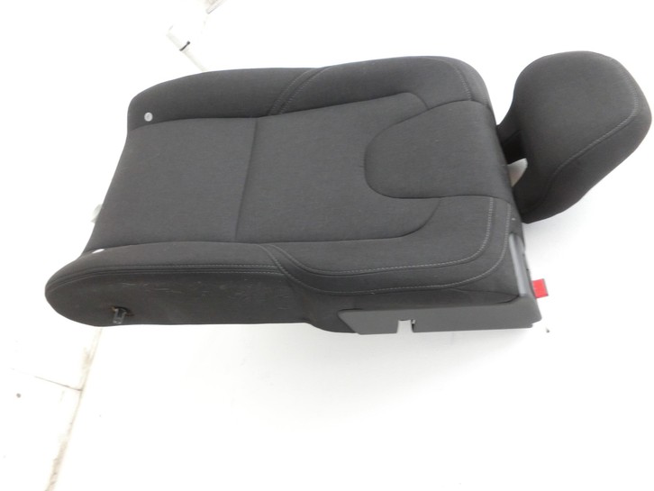 Volvo V40 525 12-16 Kombi Sitzbezug Rückenpolster Links für Rücksitzbank Hinten Volvo V40 525 12-16 01.01.2013 gebraucht Vorschau 3