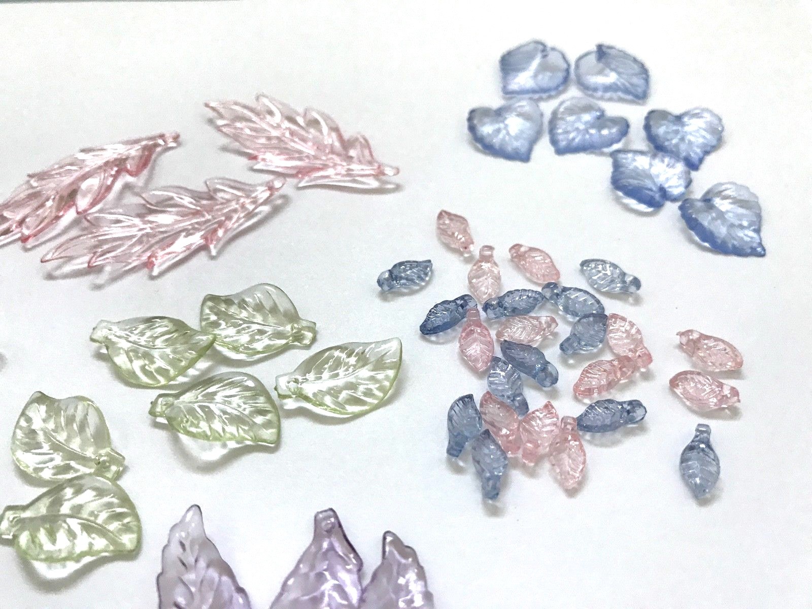 Lot Pastel Acrylic Leaf Loose Plastic Beads Charms Pendant DIY Jewelry Findings