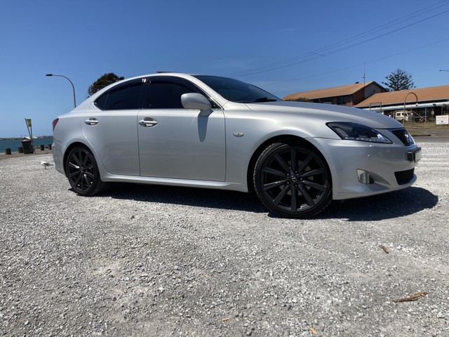 2005 lexus is250