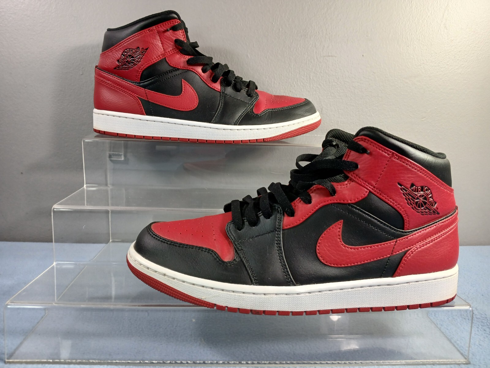 NIKE AIR JORDAN 1 MID BANNED BLACK & RED 554724-074 MENS