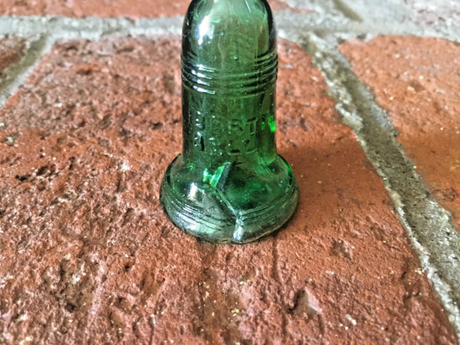 Vtg 2” Mini Green Wheaton NJ-Like Liberty Bell Bottle W/Stopper Mint Condition!