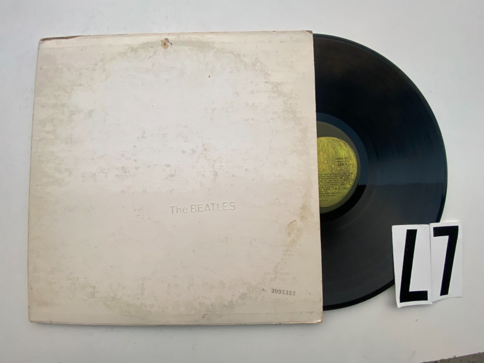 The Beatles White Album #A3095352 Oldies Record lp original The Beatles White Album #A3095352 Oldies Record lp original