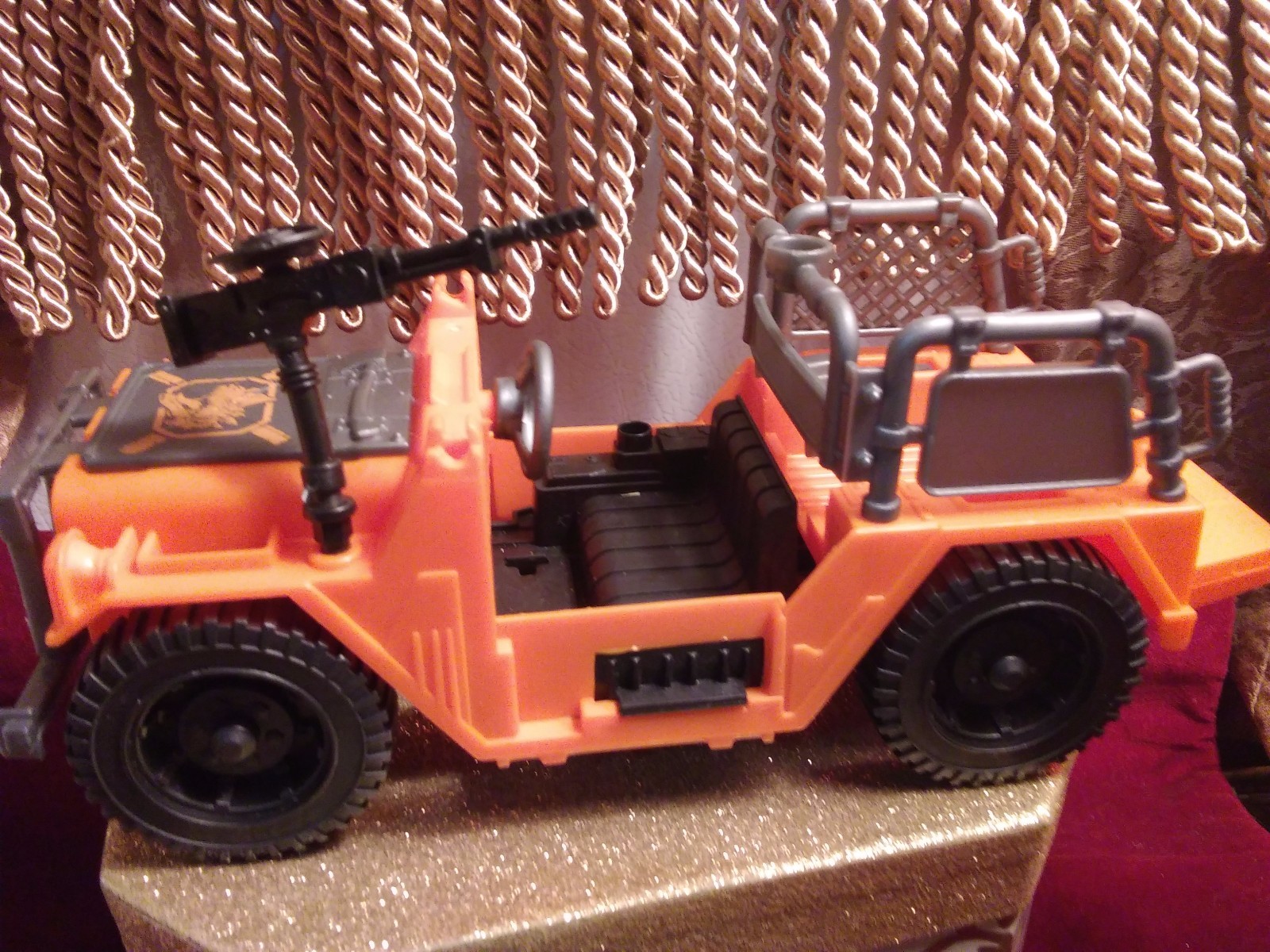 Military toy Vehicles lot of 4 Tank, Jeep and two Hummers