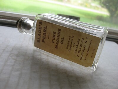 Buffalo NY Slade's Pearl Machine Oil BIM  bottle Nice Label & Embossed 2 oz size