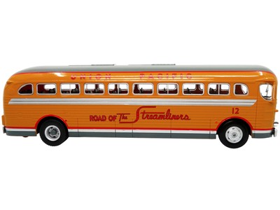 1948 GM PD-4151 Silversides Coach Bus ''Union Pacific: Road of the Steamliners'' ''