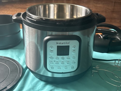 Instant Pot Duo 5.7リットル（米国モデル）　変換プラグつき Instant Pot Duo 5.7リットル（米国モデル） 変換プラグつき
