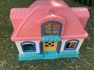 Fisher Price Little People Doll House With Furniture Toys