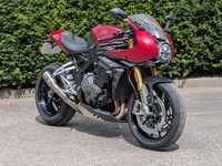 TRIUMPH SPEED TRIPLE 1200 RR