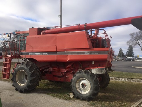 Case 1680 Combine, 4x4, Nice! Recent Service Inspection And Maintenance