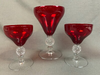 Stemware Red Cranberry Vatican
