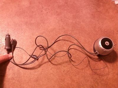 Motorola SYN0614A Handsfree Auto Car Cupholder Speaker Cell Phone Accessory