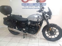 Triumph Bonneville STREET TWIN 900CC 67-Reg Only 4760 Miles £5799.otr