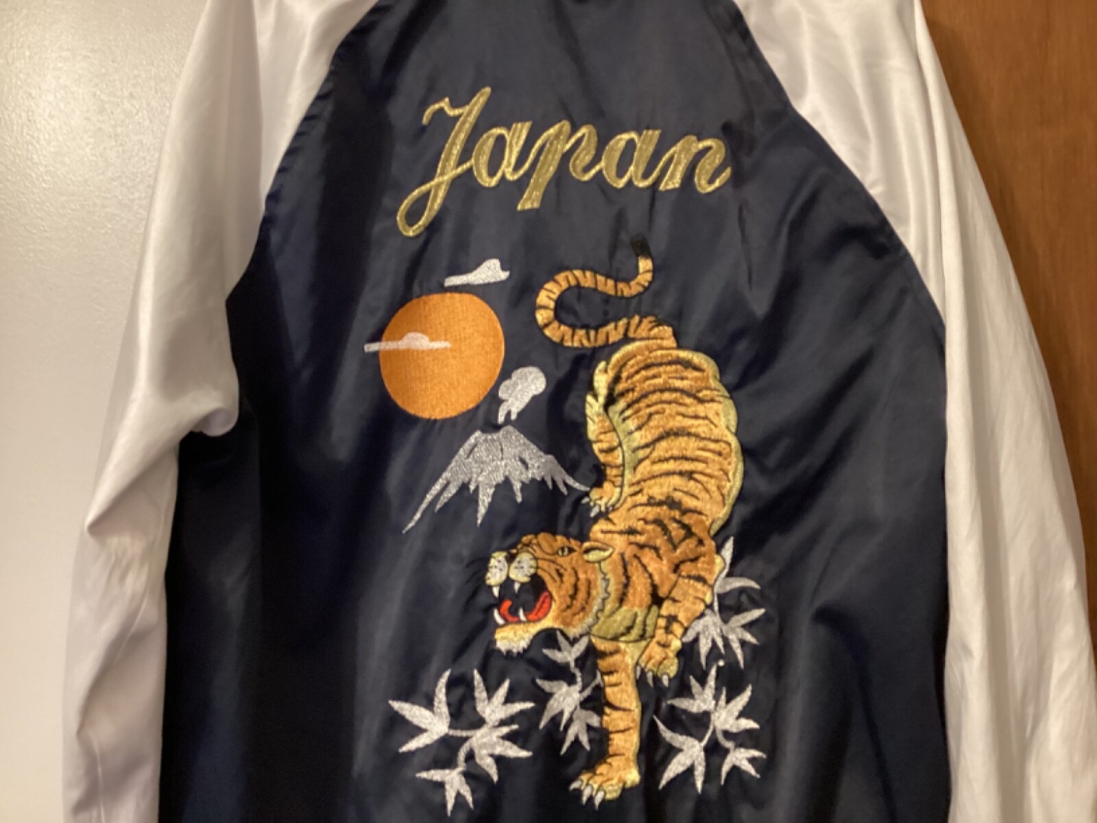 ジャケット・アウター XLARGE / TIGER EMBROIDERY VIETNAM JACKET XLARGE - TIGER EMBR VTNM JKT / ブラック | Tempt