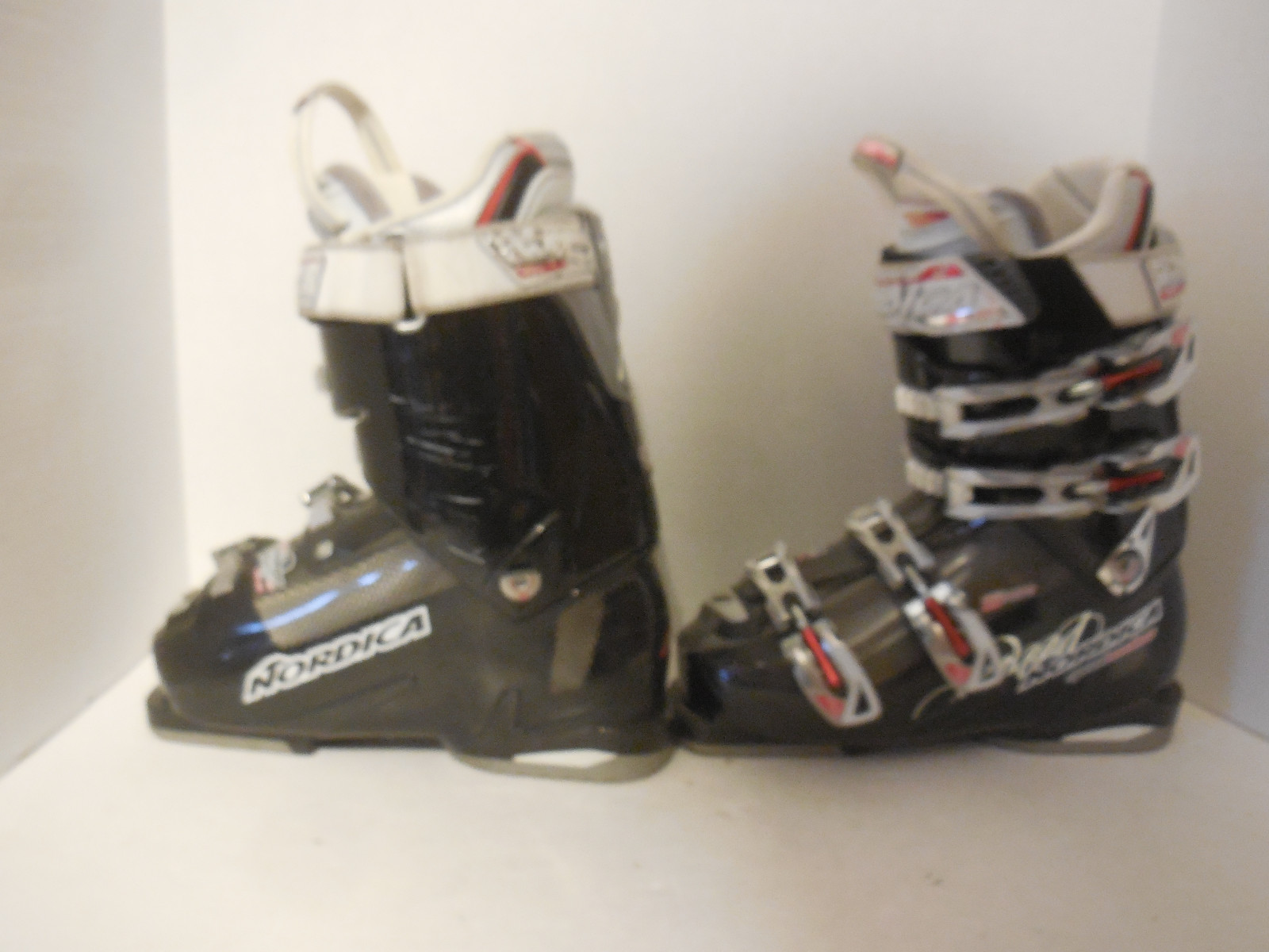 NORDICA Speed Machine SKI BOOTS SZ MONDO 24.0-24.5 (MENS 6-6.5) (WOMENS 7-7.5)
