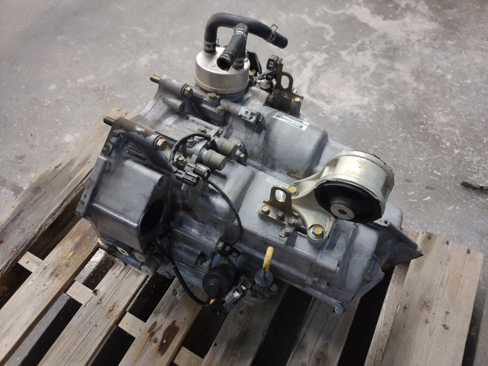 A シリアル Nissan QR25DE 2.5L L4 Remanufactured Engine - 38930