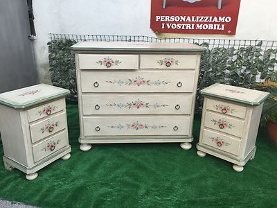 COMO' + 2 COMODINI  LACCATO AVORIO PENNELLATO INVECCHIATO DECORATO A MANO