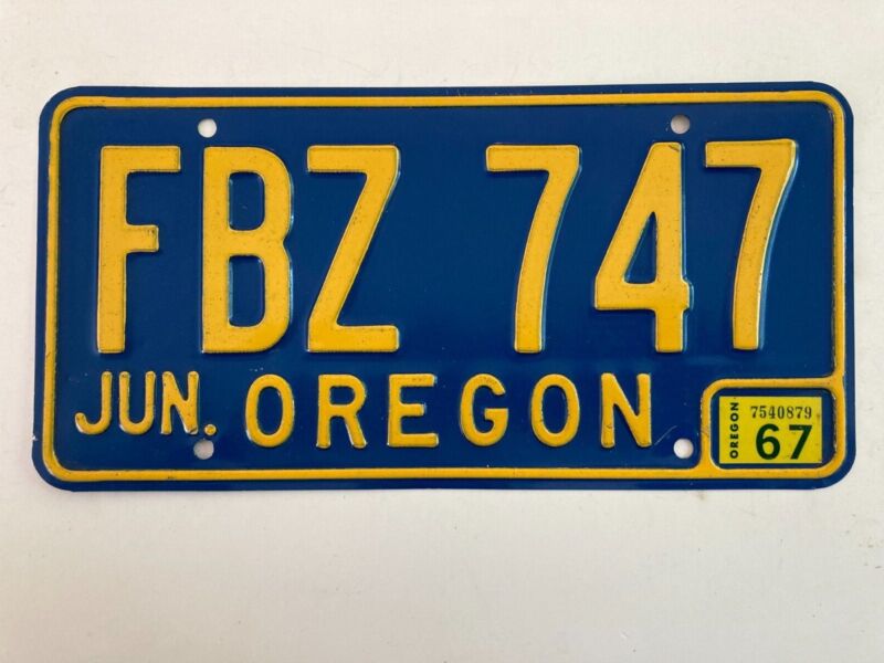 1967 Oregon License Plate Natural Sticker on Classic Blue Base Nice Condition